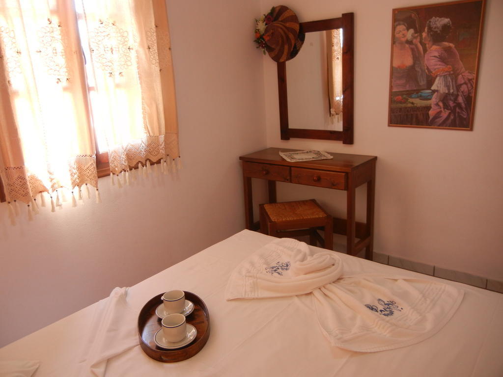 Appartement Archontiko Mary 1 à Alikí Chambre photo